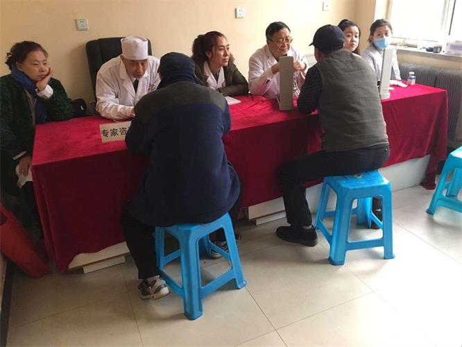 真情融入社区，义诊温暖民气